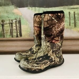 BOGS KIDS CLASSIC CAMO MOSSY OAK HIGH BOOTS size Youth 3 waterproof insulated